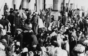 Refugees during the Hungnam evacuation, c. December 1950 Public domain
